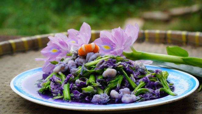 Bông lục bình xào tép sông thành đặc sản-1