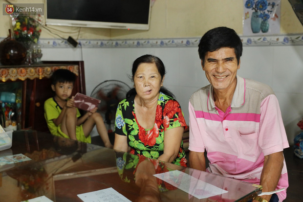Vợ chồng nhặt ve chai ở miền Tây trả lại tiền tỷ cho người đánh rơi: Lỡ người ta tự tử thì sao? Mình nghèo thì chịu đi, hông lấy của ai hết trơn á!-15