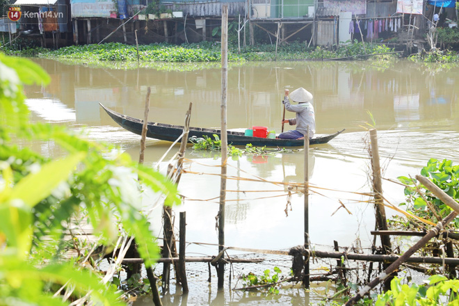 Vợ chồng nhặt ve chai ở miền Tây trả lại tiền tỷ cho người đánh rơi: Lỡ người ta tự tử thì sao? Mình nghèo thì chịu đi, hông lấy của ai hết trơn á!-18