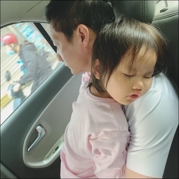 Cưng chiều con có số má như đại gia Đức An:&nbsp;Nâng niu&nbsp;quấn quýt Bồ Câu&nbsp;như sam, tháng 30 ngày đều đích thân&nbsp;đưa đón con đi học-5