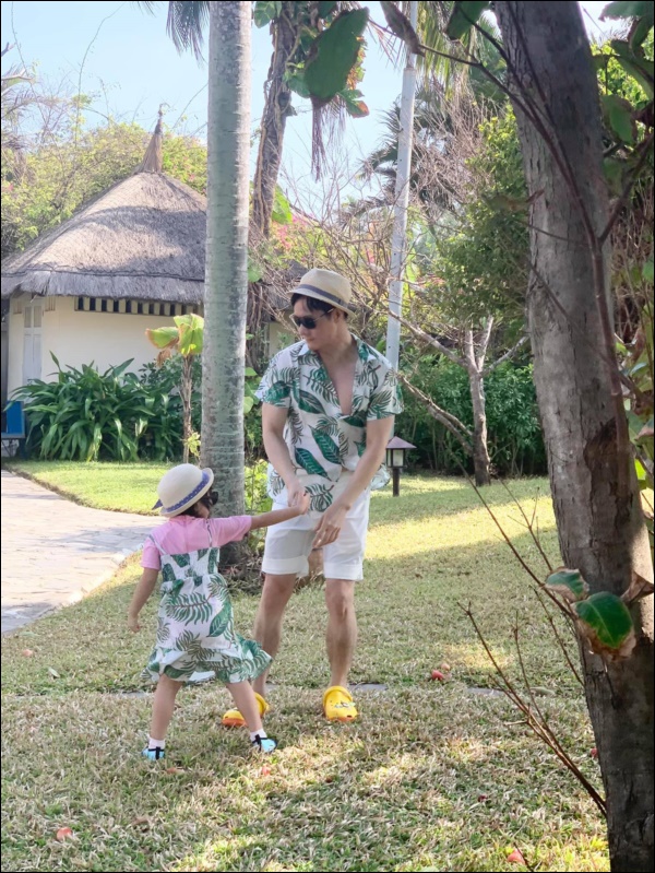 Cưng chiều con có số má như đại gia Đức An:&nbsp;Nâng niu&nbsp;quấn quýt Bồ Câu&nbsp;như sam, tháng 30 ngày đều đích thân&nbsp;đưa đón con đi học-8