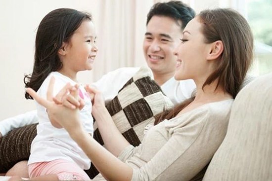 Để trẻ trở nên tự giác và ngoan ngoãn, cha mẹ phải học cách 'nhẫn nhịn' 3 điều này