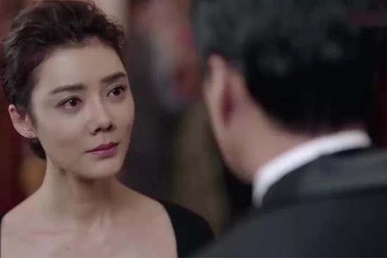 Nửa năm sau ly hôn, chồng cũ đến gõ cửa nhà tôi rồi phán câu độc đoán: