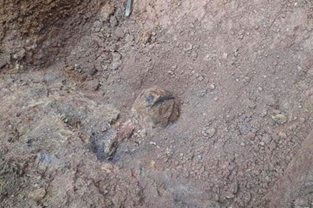 Vĩnh Phúc: Đào móng nhà phát hiện quả bom 