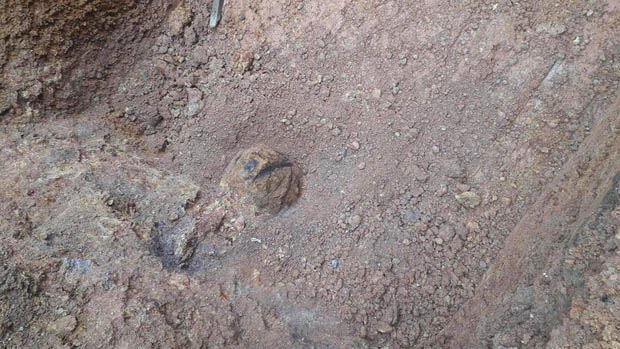 Vĩnh Phúc: Đào móng nhà phát hiện quả bom khủng nặng 340kg, gần 1.700 người chuẩn bị sơ tán-1