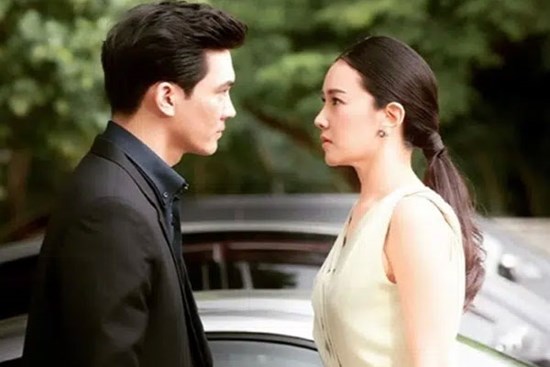 Hủy hôn với chồng sắp cưới, 1 năm sau tôi va phải người đàn ông kỳ lạ đạp xe chở bình gas giữa phố