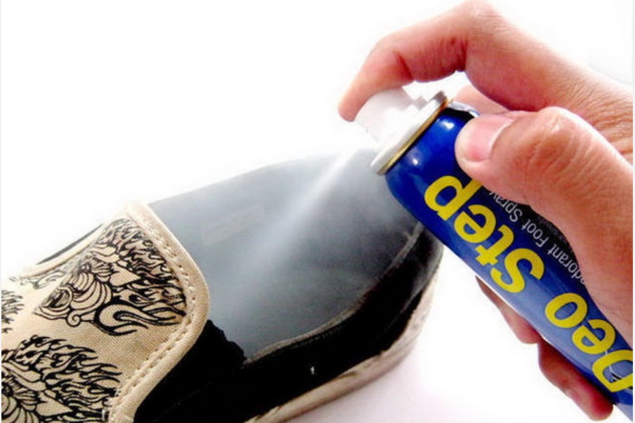 15 mẹo hay giúp khử mùi giày một cách dễ dàng, trời có nóng đến mấy cũng không khiến bạn mất tự tin với những người bên cạnh-1