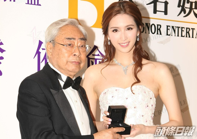 Tỷ phú có 200 bạn gái, 80 tuổi vẫn hẹn hò tình trẻ đáng tuổi cháu, cuối đời chịu kết cục thê lương-2