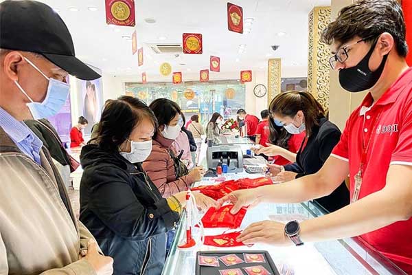 Giá vàng sụt giảm, chờ đáy để mua vào-2