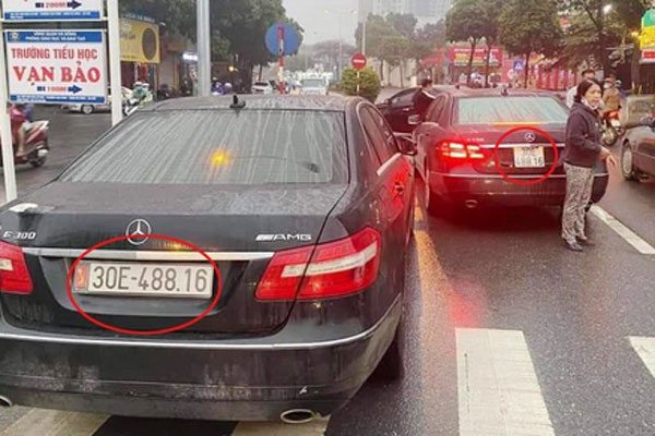 Vụ hai xe Mercedes trùng biển số: Bất ngờ về nguồn gốc dàn xe sang không giấy tờ-1