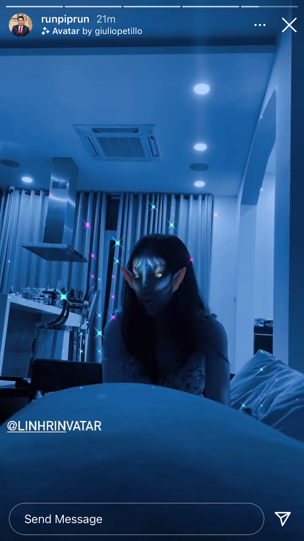 Con trai tỷ phú Johnathan chụp lén bạn gái, nhan sắc thế nào mà nàng dám đăng lên Instagram?-4