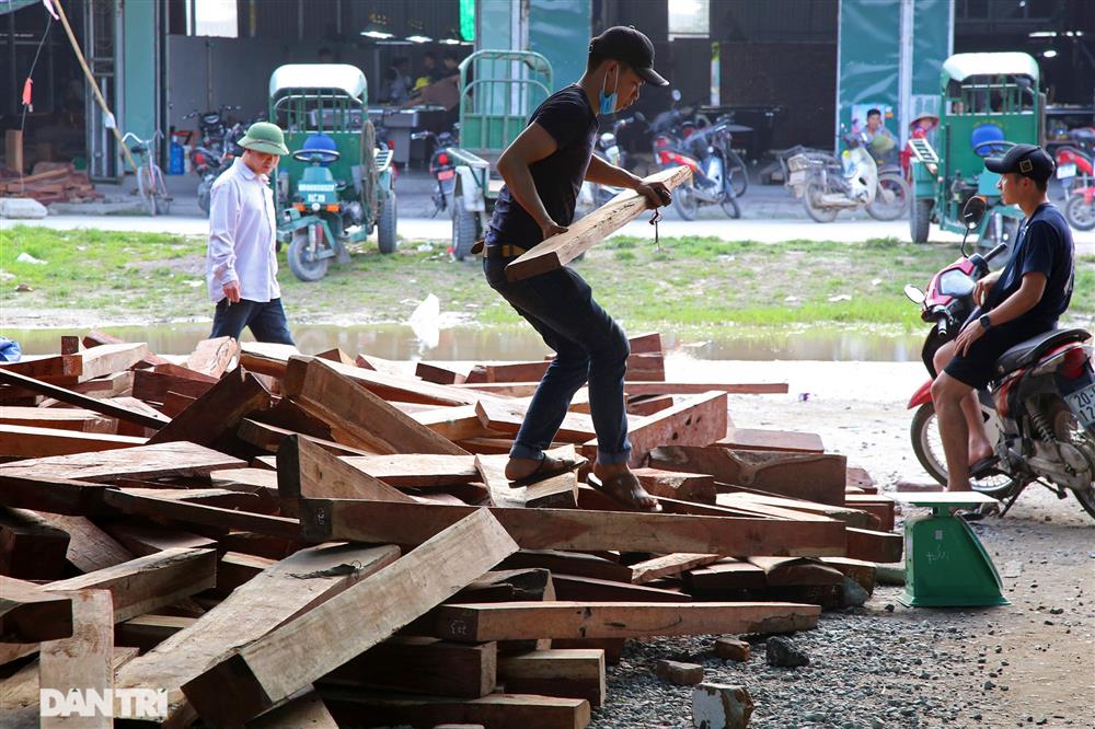 Độc lạ chợ củi vụn có giá tiền triệu một cân-7