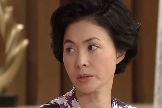 Mẹ chồng suốt ngày 