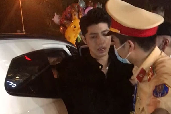 Câu chuyện tai tiếng, khiến Noo Phước Thịnh và Thủy Tiên khó nhìn mặt nhau là gì?-3