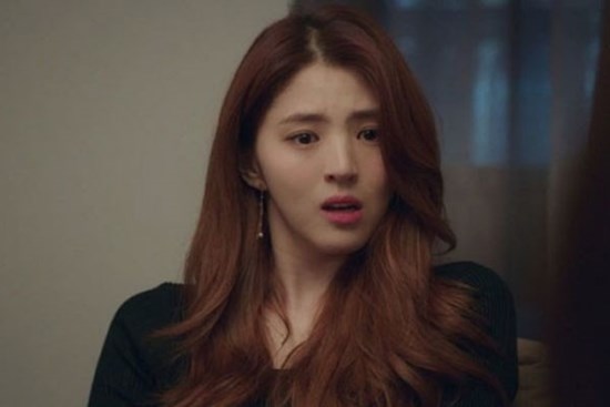 Vui mừng lấy được chồng lương cao, nhà chồng giàu, song nửa năm chẳng thấy đưa tiền chi tiêu, tôi hỏi thì ngã quỵ trước bí mật cay đắng