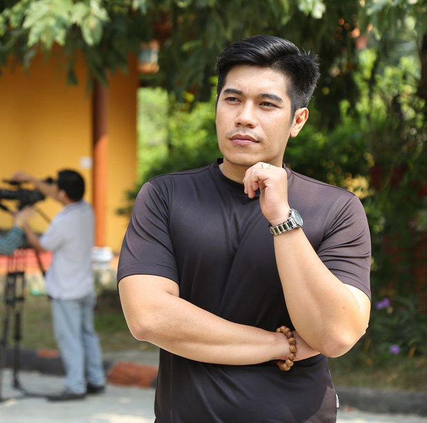 Rầm rộ nghi vấn nghệ sĩ Hồng Ánh bức xúc tố 1 nam diễn viên giả mù trong clip của ông Võ Hoàng Yên-9