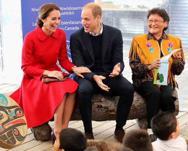 Kỷ niệm 10 năm ngày cưới của vợ chồng William - Kate, nhìn lại loạt khoảnh khắc tình bể bình chứng minh họ là một nửa hoàn hảo dành cho nhau-16