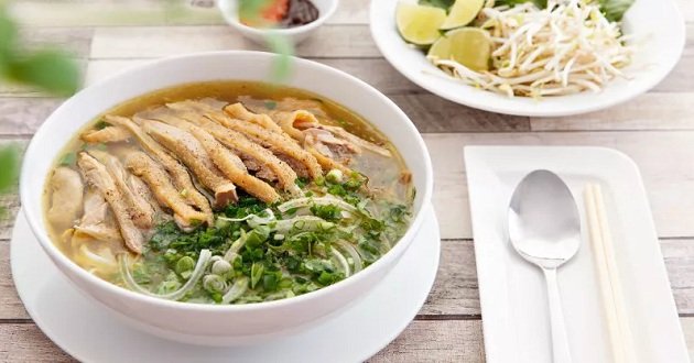 Mẹ đảm nấu phở gà tại nhà ngon hơn cả nhà hàng, ăn hoài không chán-3