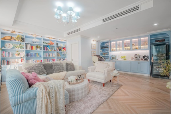Mê phim đồng quê, vợ chồng Tp.HCM thiết lập không gian sống vừa cổ điển vừa hiện đại với tông&nbsp;màu xanh blue đẹp xuất sắc-11