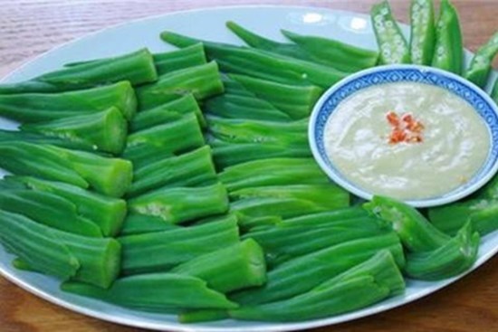 Luộc đậu bắp chỉ cần làm theo cách này hết sạch nhớt, ngon không để đâu cho hết