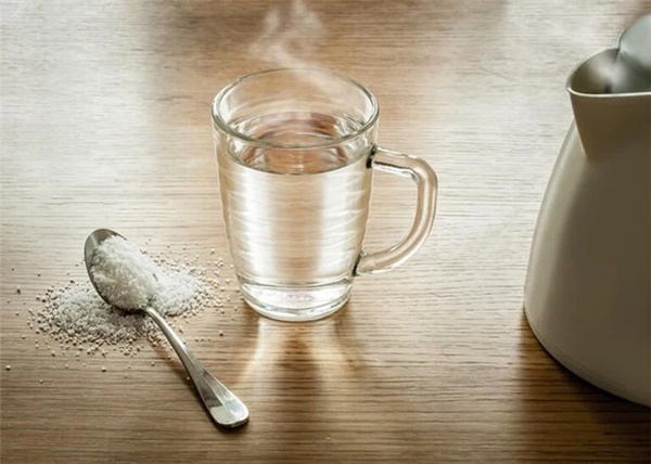 Uống 1 cốc nước vào buổi sáng rất tốt nhưng nên chọn nước mật ong, nước muối nhạt hay cà phê mới thực sự có lợi cho sức khỏe?-1