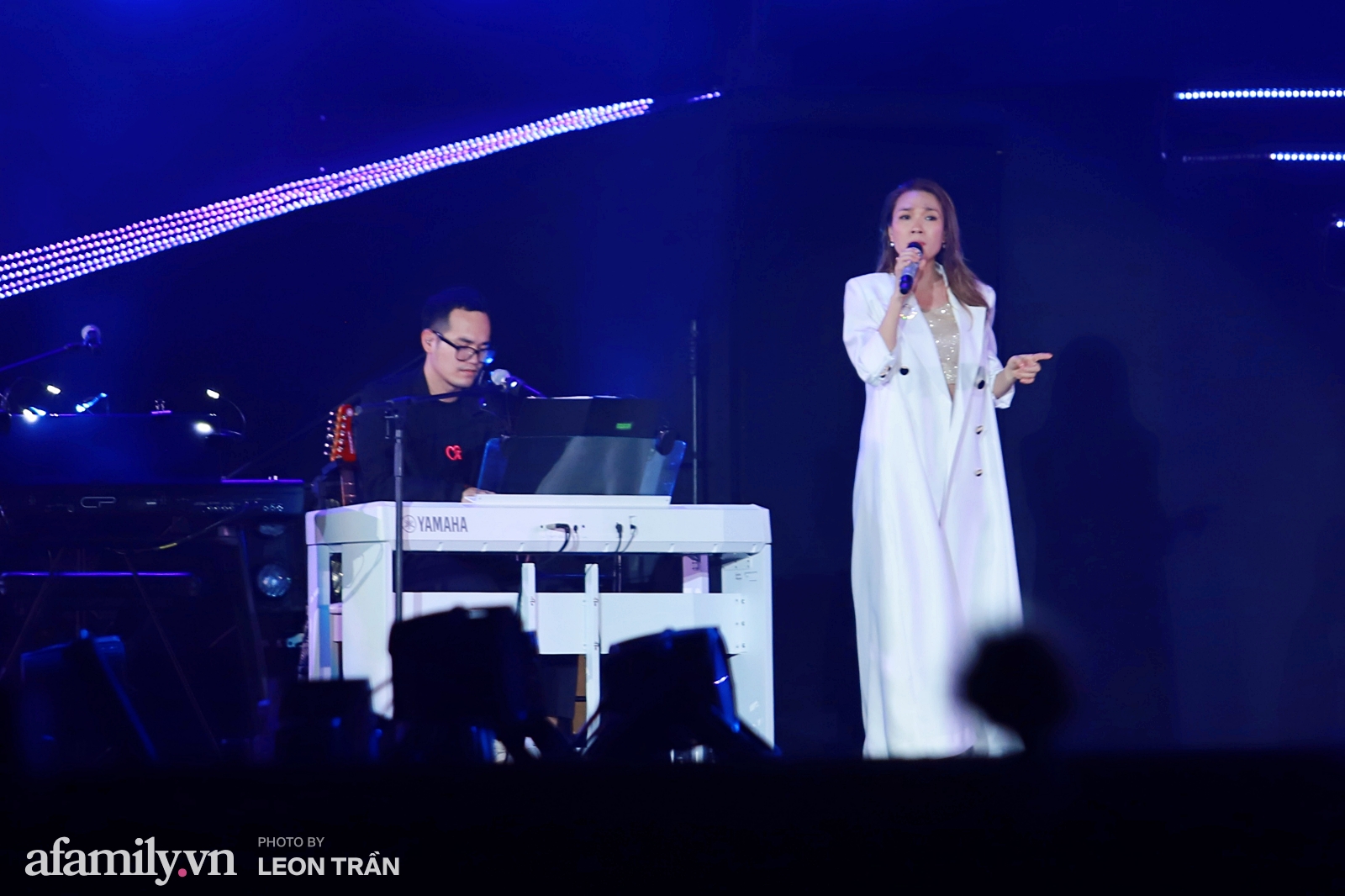 Trọn vẹn một Mỹ Tâm cùng khóc cười với khán giả trong đêm nhạc Tri Âm qua những hình ảnh đẹp-29