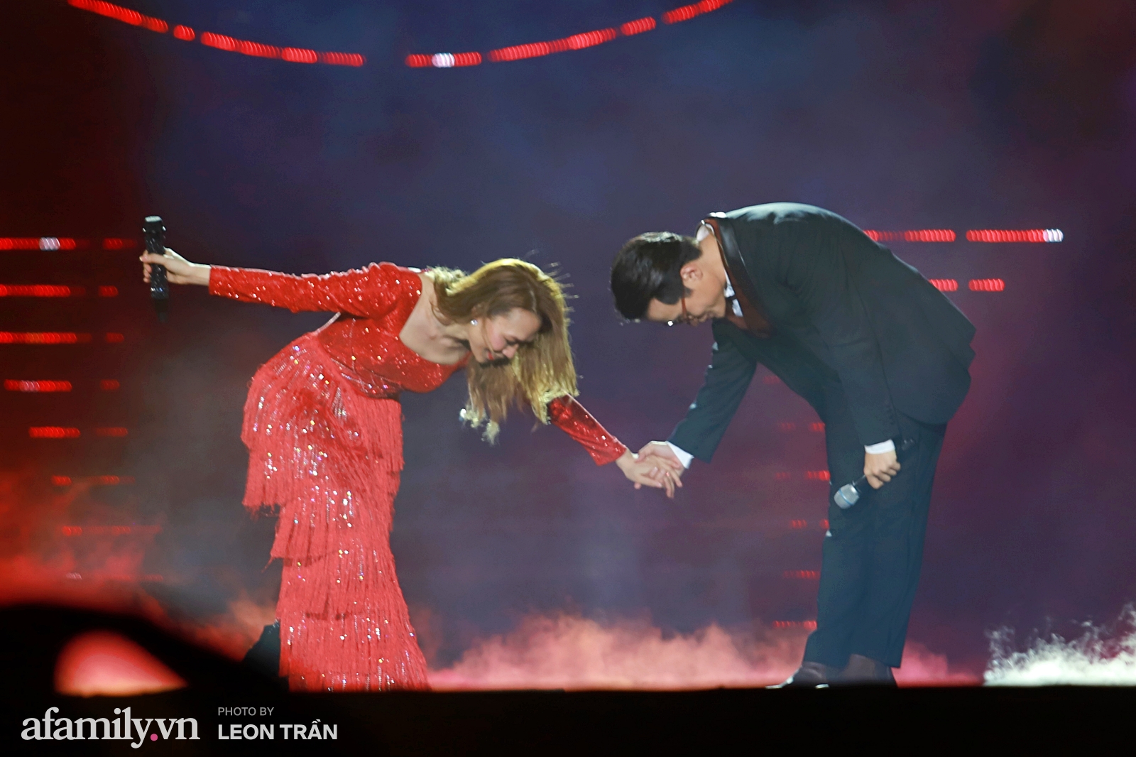 Trọn vẹn một Mỹ Tâm cùng khóc cười với khán giả trong đêm nhạc Tri Âm qua những hình ảnh đẹp-9