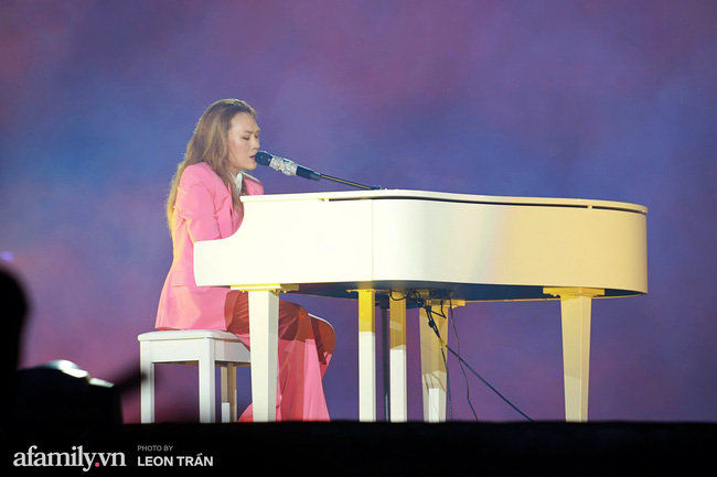 Trọn vẹn một Mỹ Tâm cùng khóc cười với khán giả trong đêm nhạc Tri Âm qua những hình ảnh đẹp-2