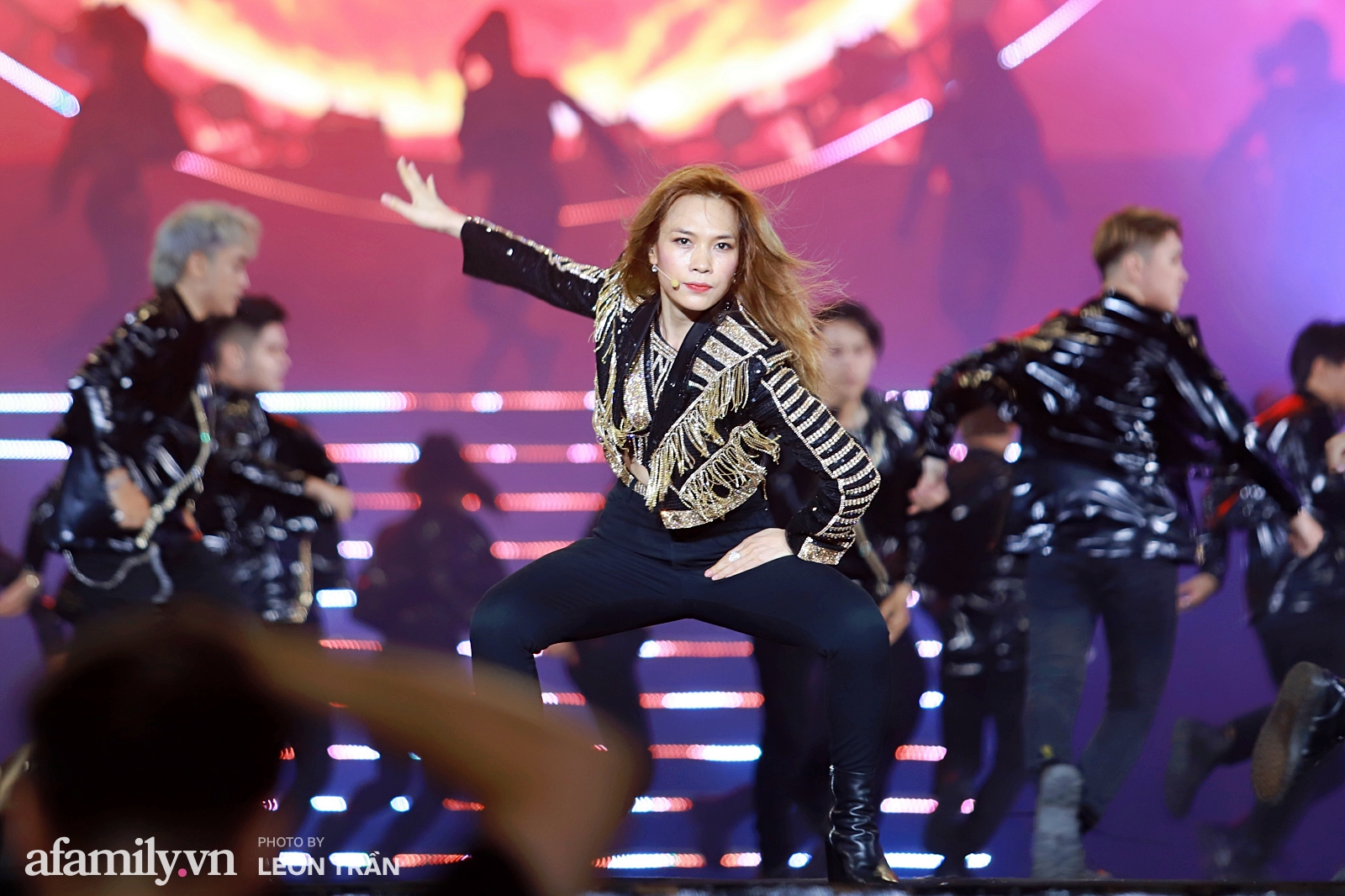 Trọn vẹn một Mỹ Tâm cùng khóc cười với khán giả trong đêm nhạc Tri Âm qua những hình ảnh đẹp-21