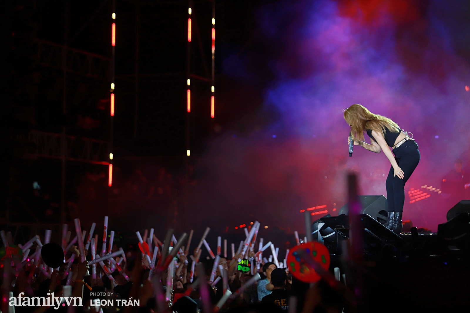 Trọn vẹn một Mỹ Tâm cùng khóc cười với khán giả trong đêm nhạc Tri Âm qua những hình ảnh đẹp-15