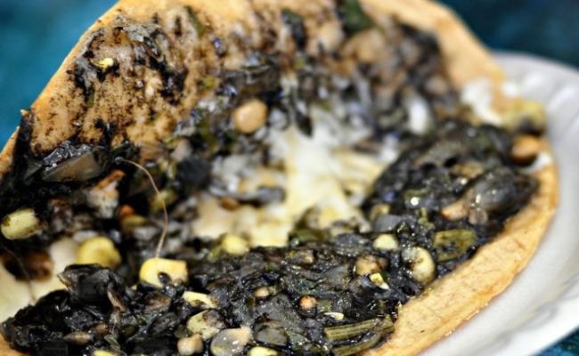 Lạ lùng những thứ càng mốc càng... đắt tiền-11