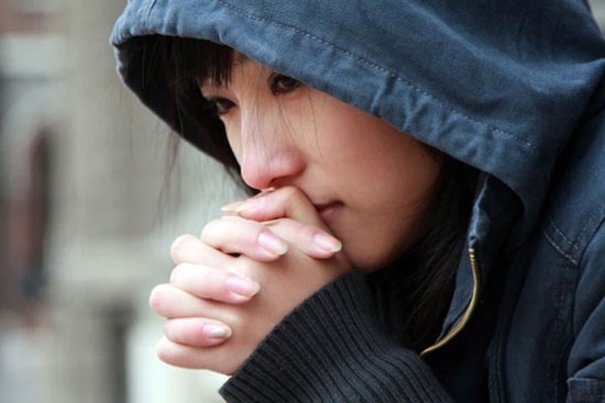 Sau khi chồng mất, mẹ chồng xây hẳn cho tôi căn nhà bề thế nhưng mảnh giấy đính kèm lại đẩy tôi vào tình thế oái oăm