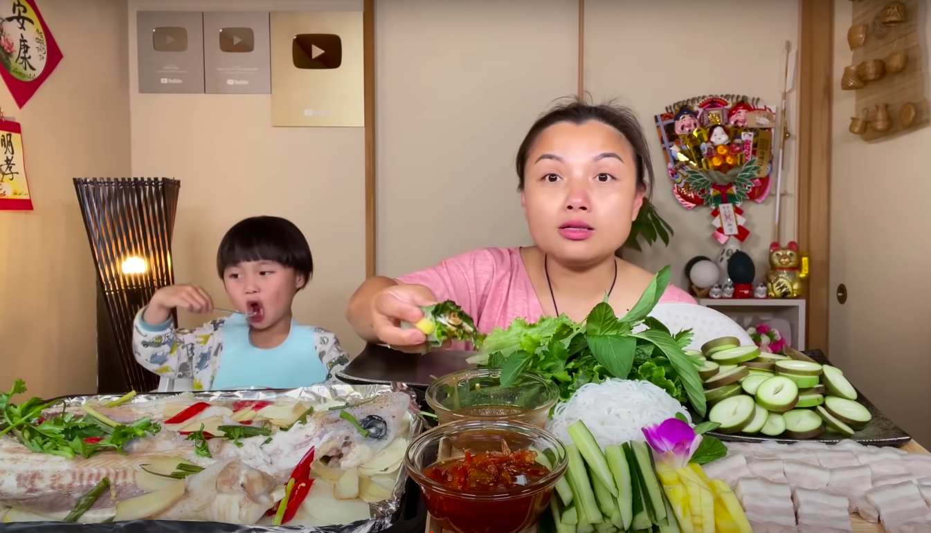 Quỳnh Trần JP lại bị phản đối dữ dội với clip làm thịt cá mập cận cảnh, ớn” nhất là đoạn lột da!-6