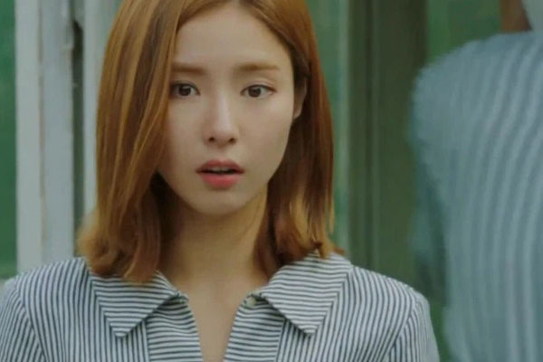 Cô bạn cùng phòng ngoại hình bình thường nhưng yêu anh chàng nào cũng đẹp trai và tôi sốc khi phát hiện bí mật của cô ấy-1