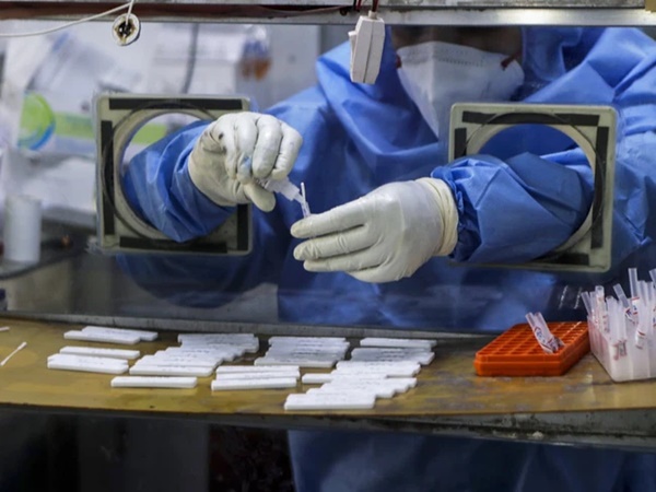 Bão Covid-19 càn quét, Ấn Độ chìm trong tang thương: Biến thể SARS-CoV-2 ở Ấn Độ nguy hiểm như thế nào?-6