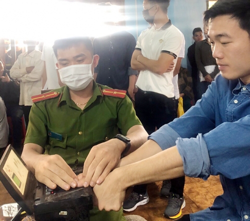 Công Phượng đi làm Căn cước công dân gắn chip, nhan sắc gây chú ý-2