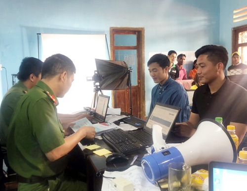 Công Phượng đi làm Căn cước công dân gắn chip, nhan sắc gây chú ý-3