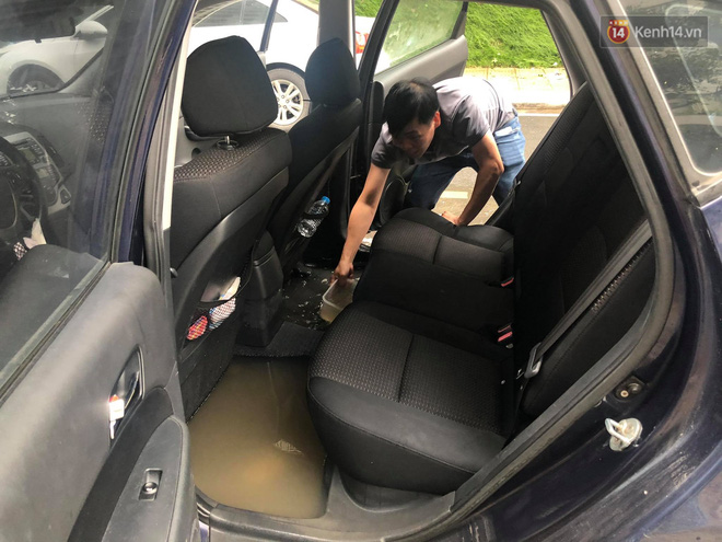 Ảnh: Đường vào chung cư ở Hà Nội ngập trong biển nước”, hàng chục xe ô tô mắc kẹt chờ được giải cứu”-13