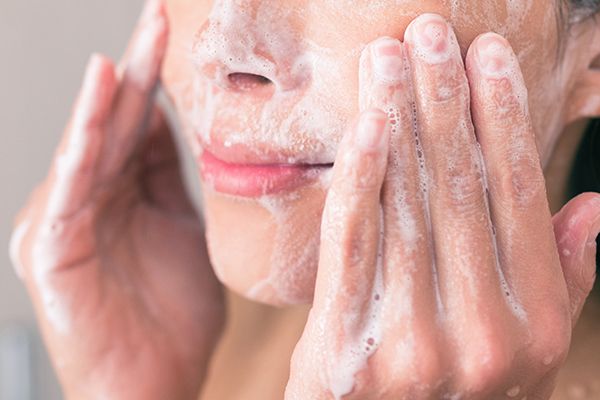 Bác sĩ da liễu chỉ ra 8 điều nên làm khi gặp tình trạng lỗ chân lông to và dầu nhờn tiết nhiều-5