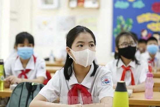 Diễn biến dịch Covid-19 phức tạp, Hà Nội yêu cầu tất cả học sinh đeo khẩu trang đi học