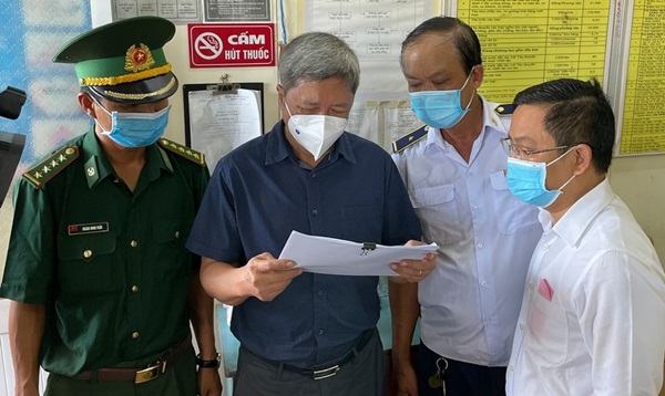 Thứ trưởng Bộ Y tế: Cần nâng mức phòng dịch Covid-19 lên cấp độ mới-2