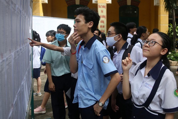 Trường đầu tiên ở Hà Nội tạm hoãn kỳ thi tuyển sinh vào lớp 10-1