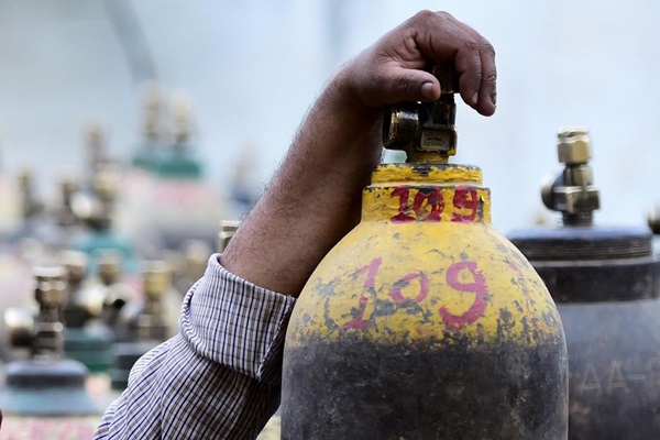 Người giàu Ấn Độ vung tiền cũng không thoát sóng thần Covid-19-2