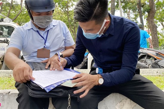 Không đeo khẩu trang, 6 người bị phạt 12 triệu ở TP.HCM