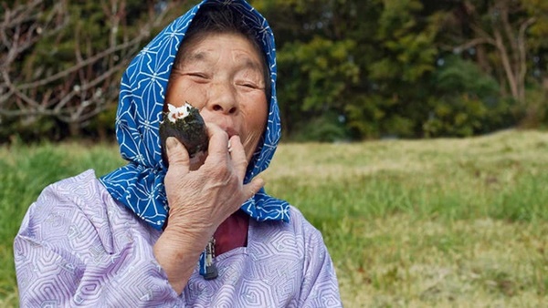 Cùng coi cơm là thực phẩm chính, tại sao người Nhật có tuổi thọ trung bình rất cao so với các nước? Hóa ra là nhờ 3 bí quyết-1