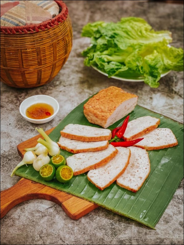 Mẹ đảm Hà Nội bật mí công thức làm chả lụa ngoài vàng, trong dẻo bằng nồi chiên không dầu cực đơn giản-5