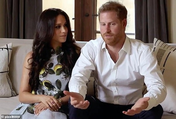 Nữ hoàng Anh lần đầu xuất hiện công khai sau tang lễ của chồng, nhà Meghan Markle tranh thủ ra thông báo quan trọng-4
