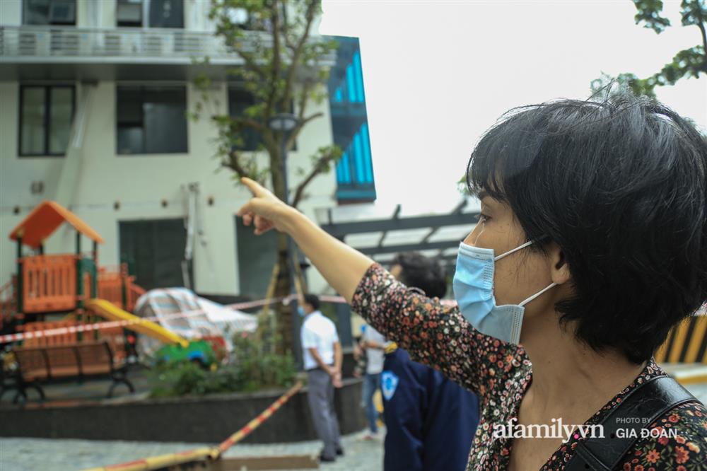 Vụ giàn cục nóng điều hòa đổ sập xuống sân chơi chung cư ở Hà Nội: Tử thần treo lơ lửng trên đầu trẻ nhỏ, chủ đầu tư bỏ chạy-2