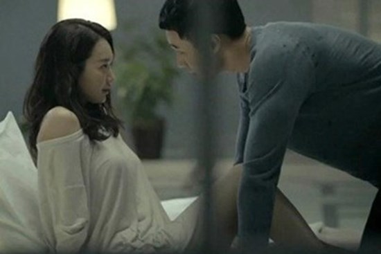 Chỉ vì một phút 'say nắng', giờ tôi phải ôm nỗi sợ hãi khi người tình lộ bản chất, thường xuyên 'ra giá' về vấn đề tiền bạc