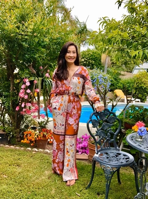 Biệt thự và khu vườn nhỏ ngập tràn hoa của nghệ sĩ Hồng Đào ở Mỹ-10